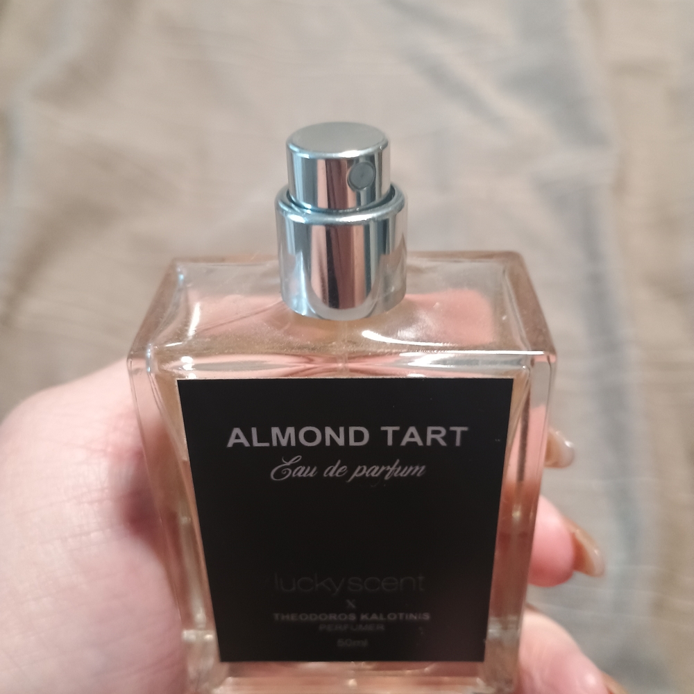 Almond Tart Eau de Parfum - Black by